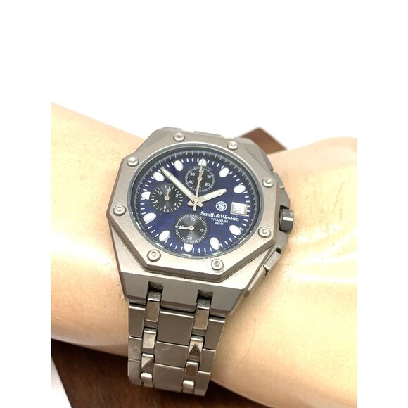 Smith & Wesson Titanium Men's Watch Blue Dial Date Quartz Chronograph 39mm - Picture 5 of 14
